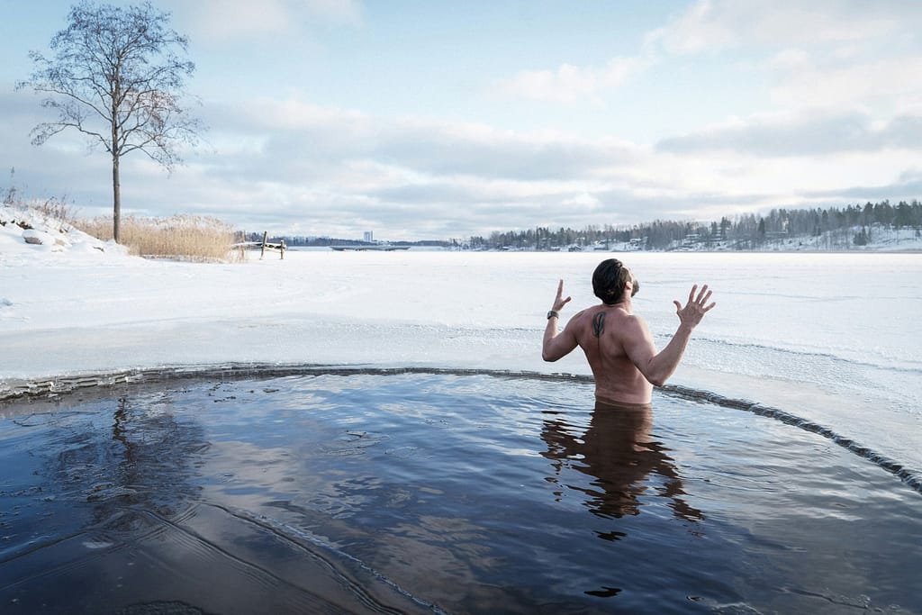 Longevità Biohacking Lifestyle — Hub Scientifico per Clienti UHNW 1 cold plunge biohacking per villa di lusso — protocollo longevità Elite Luxury Real Estate
