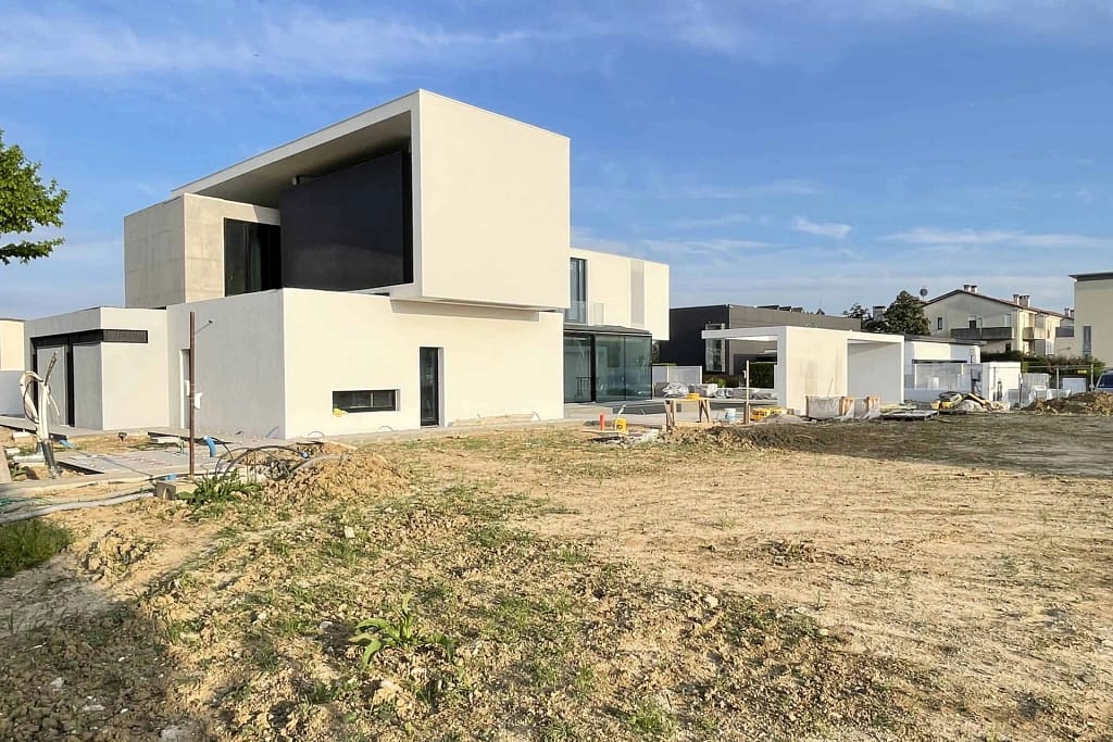 Casa passiva — Struttura e Passive House 1 Casa passiva: cantiere di una villa contemporanea con i volumi grezzi
