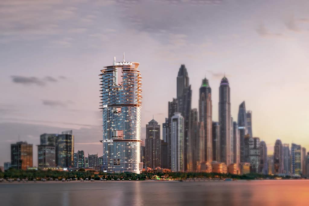 Prezzi immobili DAMAC Hills (Dubai) nel 2026: le vendite registrate 5 Cavalli Tower al tramonto davanti allo skyline di Dubai Marina