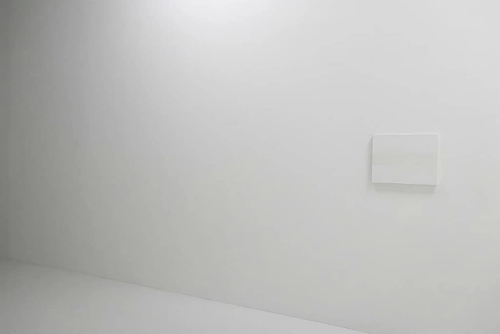 Domotica, sicurezza e robotica 3 Domotica: comando a parete bianco minimale (foto illustrativa)