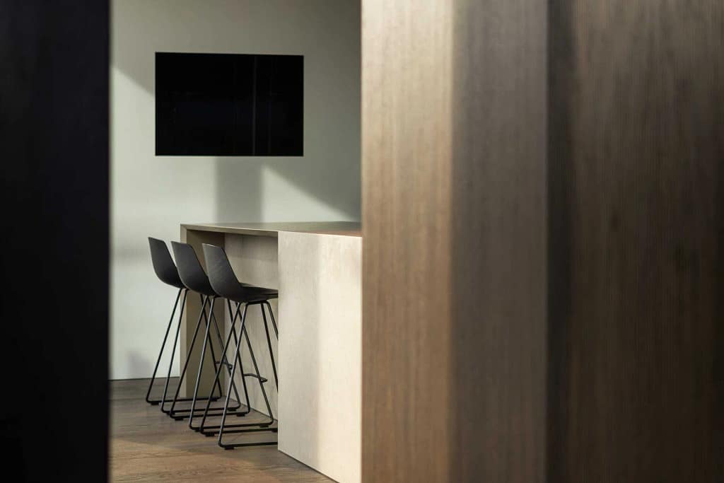 Domotica, sicurezza e robotica 7 Domotica per ville: cucina con isola e zona pranzo