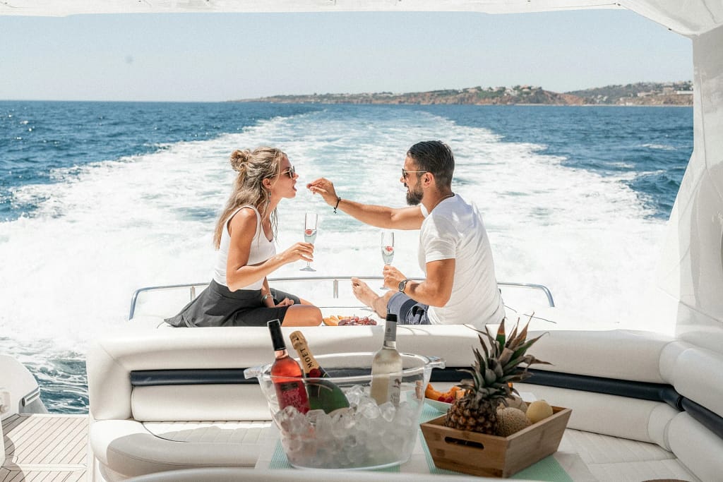 Eventi privati in villa 13 Eventi privati in villa: aperitivo a bordo di uno yacht (foto illustrativa)