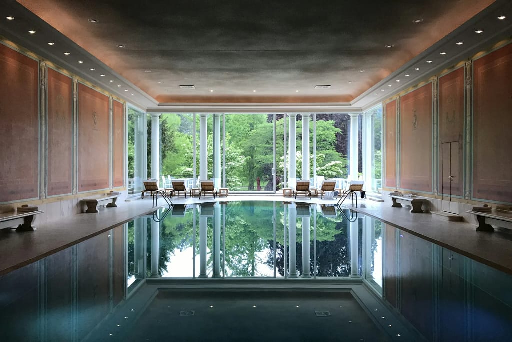 Home Spa: Sauna, Steam, Water and Rest 4 Home spa: indoor pool with glazing onto the garden (illustrative photo)