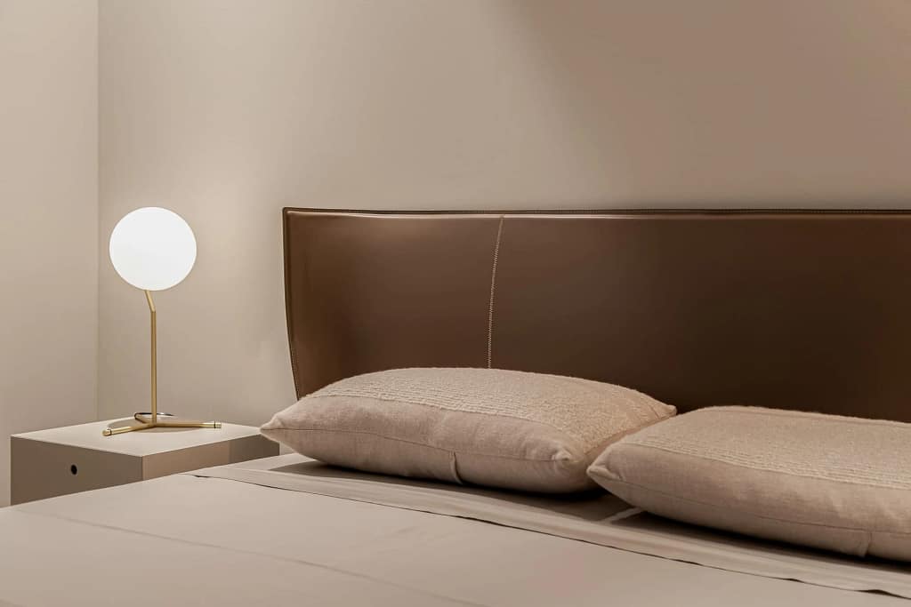 Illuminazione di design 15 Illuminazione di design: camera da letto con lampade sferiche