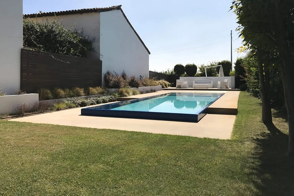 Infrared Sauna and Villa Wellness 10 Infrared sauna: an outdoor pool on a lawn at a villa