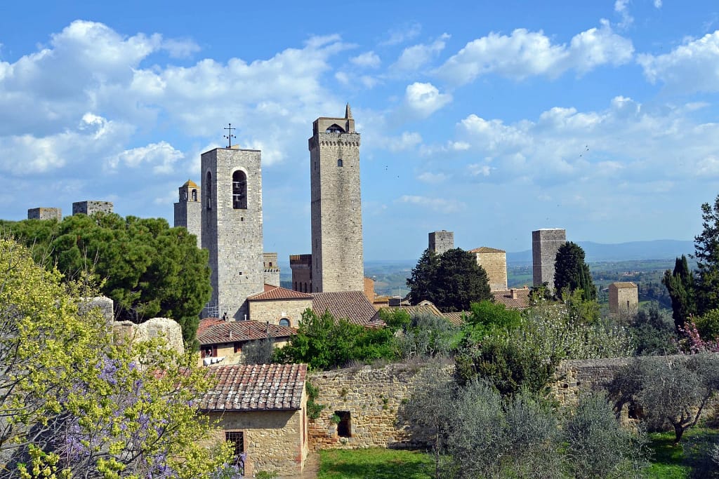 Ville di lusso in Toscana: la guida dell'architetto per sceglierle, affittarle o comprarle 16 Le torri di San Gimignano, Toscana