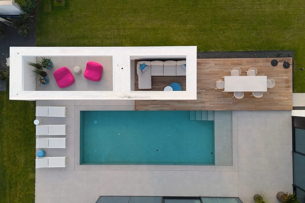 Buy property in the Dominican Republic: 12 questions before you sign 7 Luxury real estate in the Dominican Republic: pool and sun deck from above, studio project