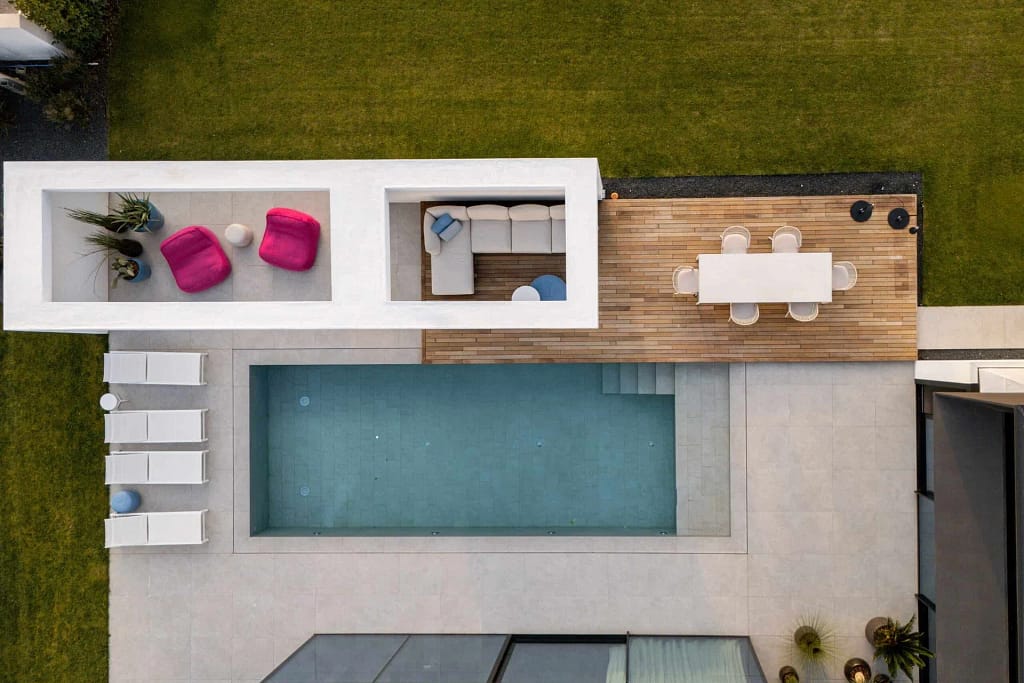 Made in Italy 61 Pool, terrace and garden of a villa by the studio seen from above, a project by Federico Cappellina's studio