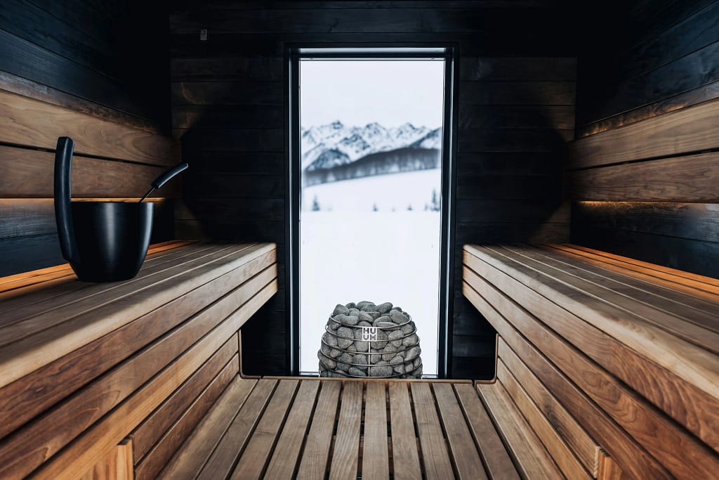 Sauna a infrarossi e wellness in villa 2 Sauna privata con finestra sulla neve
