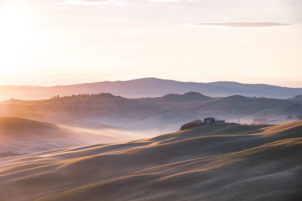 Luxury villas in Tuscany: an architect's guide to choosing, renting or buying 8 Sunrise in the Crete dell'Orcia nature reserve, Tuscany