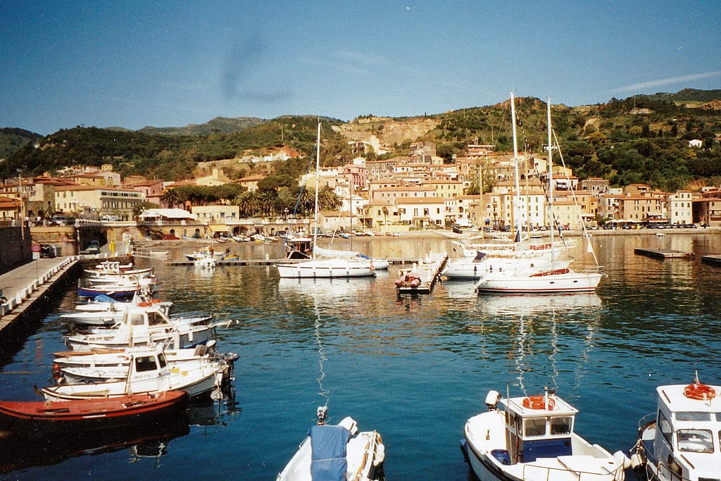 Luxury villas in Tuscany: an architect's guide to choosing, renting or buying 20 The harbour of Porto Ercole on Monte Argentario, Tuscany