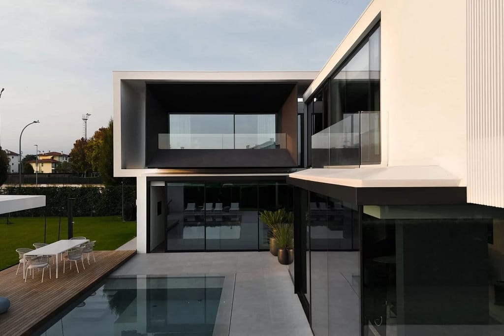Design Objects — Art and Collections 17 Villa volumes reflected in the pool, a project by Federico Cappellina's studio