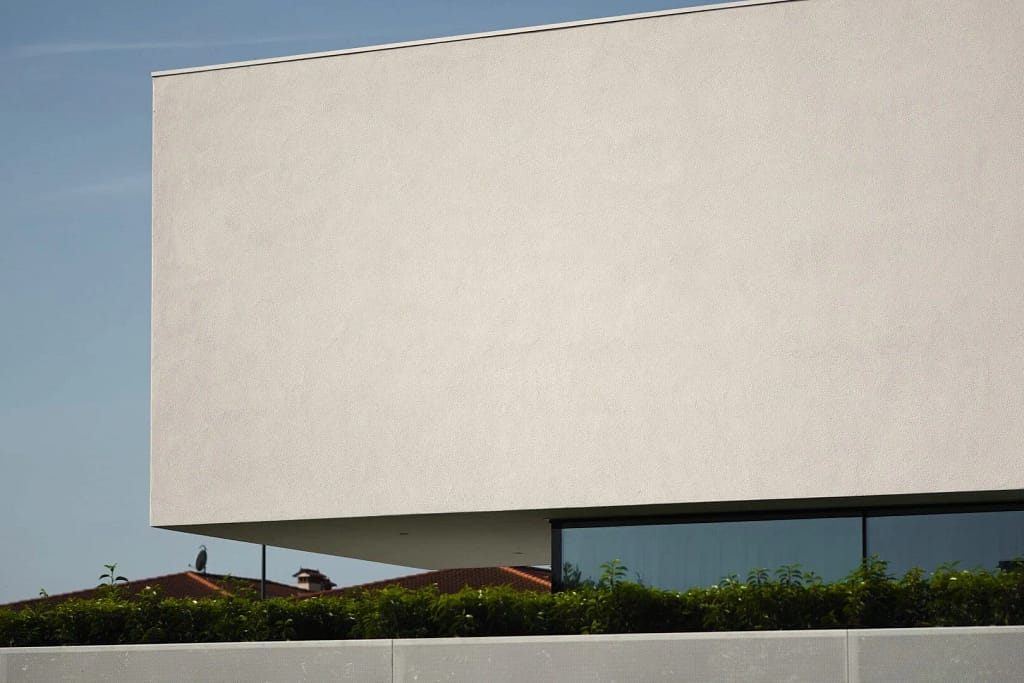 Passive House — Structure and Passivhaus 13 White volume floating above the glazing, a project by Federico Cappellina's studio