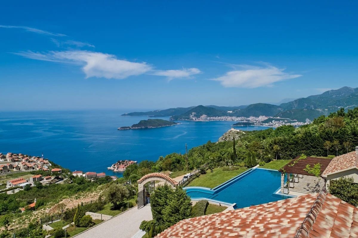 18 Best Countries for Luxury Real Estate Investment 2026: Prices, ROI & Golden Visa 20 Image