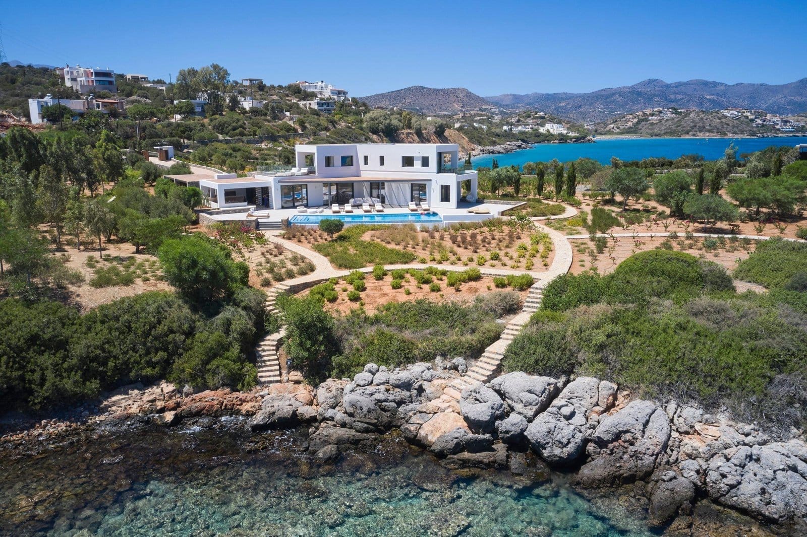 18 Best Countries for Luxury Real Estate Investment 2026: Prices, ROI & Golden Visa 12 Image