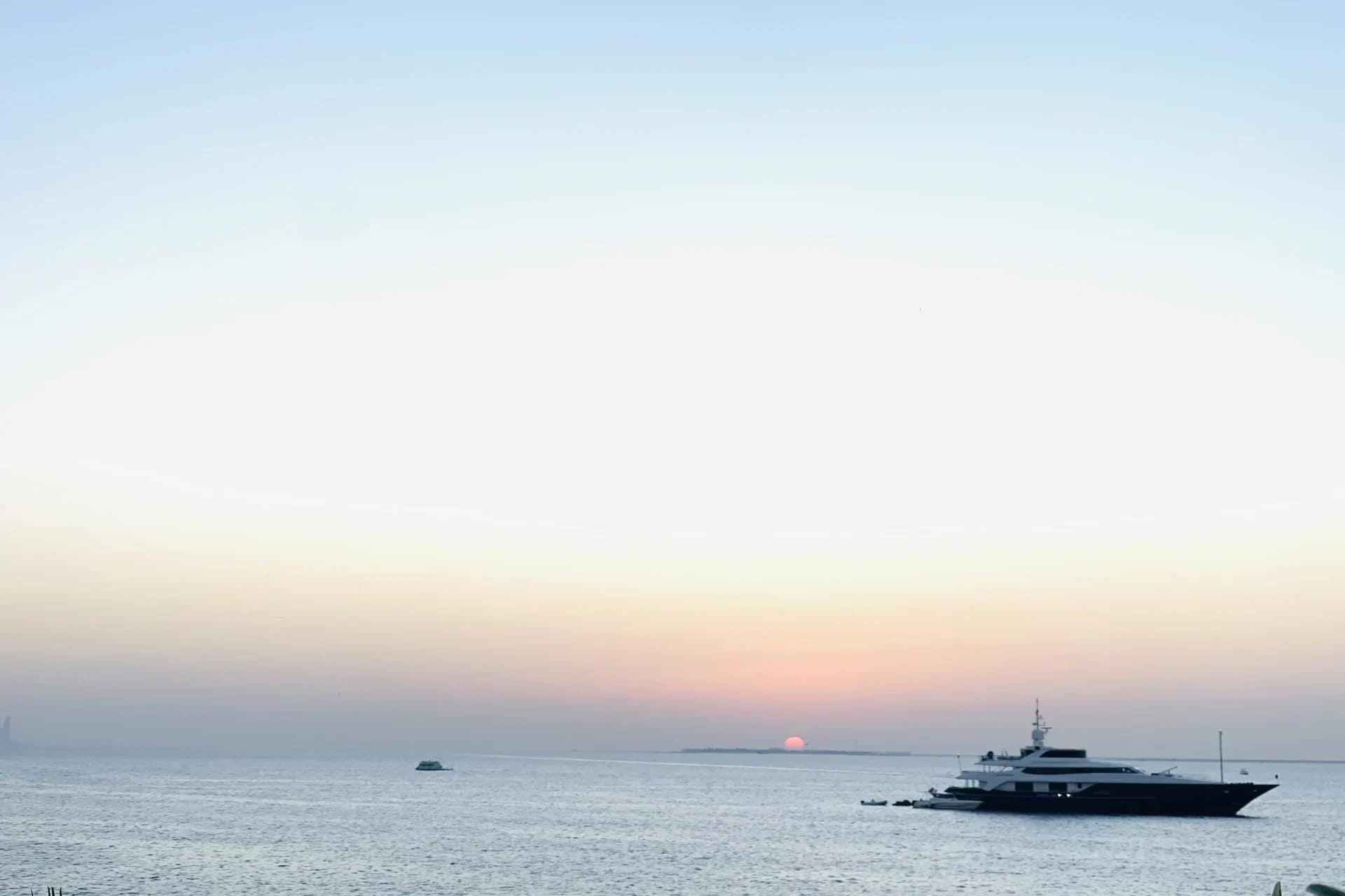 Buying Property in Dubai: The Complete Guide 7 Sunset over the sea from Jumeira Bay in Dubai