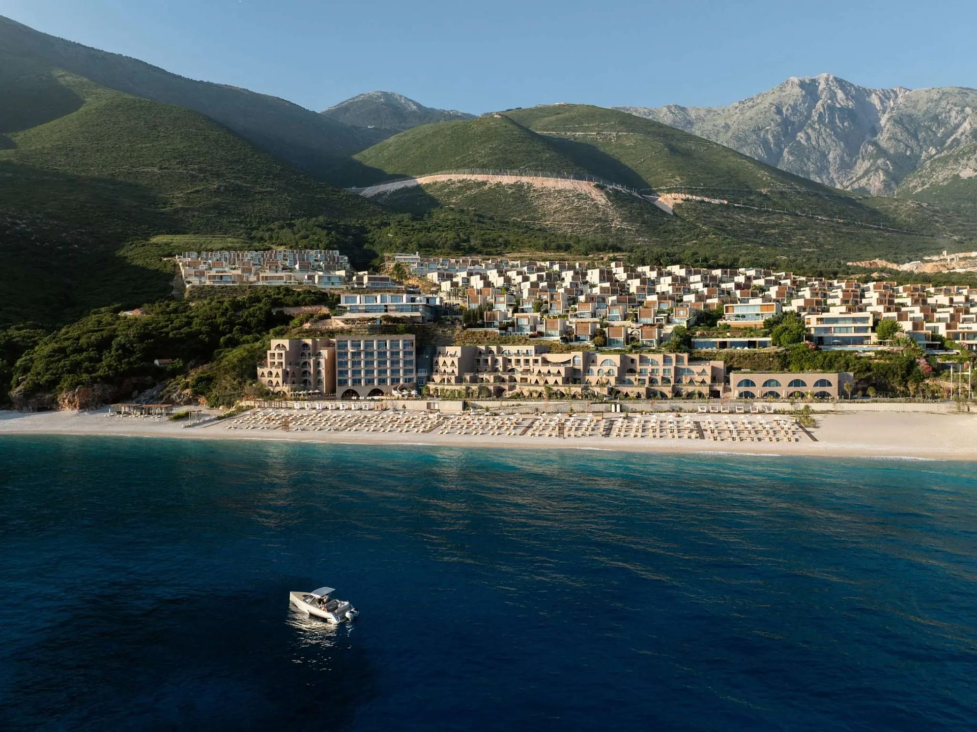 18 Best Countries for Luxury Real Estate Investment 2026: Prices, ROI & Golden Visa 13 Image