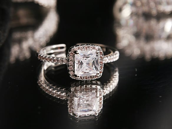 Elite Luxury Real Estate & Travel - Investimenti immobiliari di lusso internazionali & viaggi professionali 6 fine jewelry di lusso per clienti UHNW — diamanti e gioielli selezionati Elite Luxury Real Estate