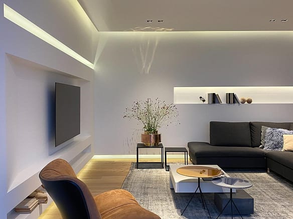 Elite Luxury Real Estate & Travel - Investimenti immobiliari di lusso internazionali & viaggi professionali 24 Villa contemporanea Verona MD Home — design e materiali pregiati — Federico Cappellina Architetto
