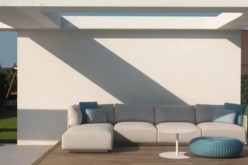 Buy off-plan property in Dubai: 10 checks before you sign 3 The architect’s criterion: white pergola and pool in a villa designed by the Federico Cappellina studio